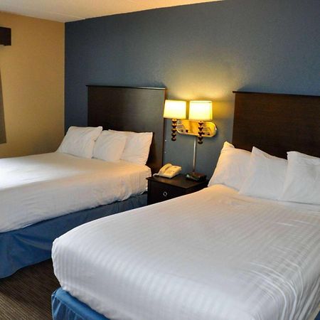 Americinn By Wyndham Клирлейк Экстерьер фото